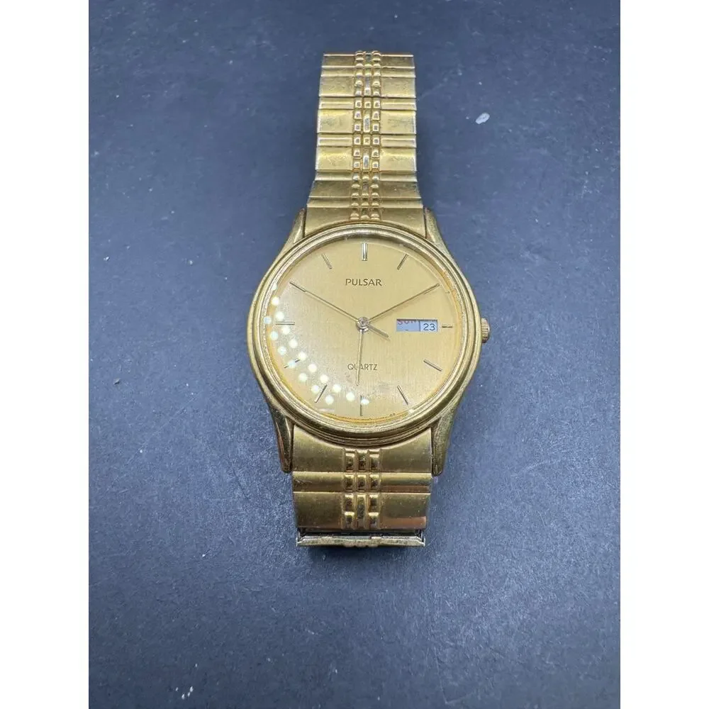 Vintage Pulsar V333-6030 Day Date Gold Tone Stainless Steel Stretch Band 30.5mm
